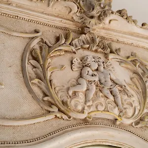 Bien D'exception En Face Du Palais Des Papes Avignon